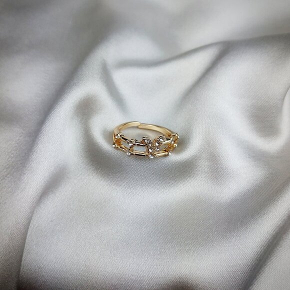 Crystal Butterfly Ring - Picture 5 of 5